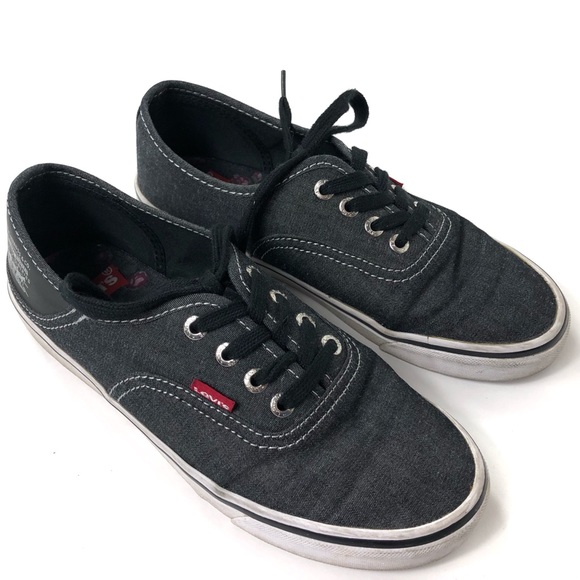 Levi's Shoes - 🌷LEVI'S Denim Canvas Sneaker